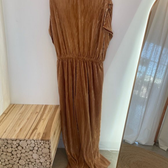 Gold, Metallic, Curvy Plus Size Jumpsuit, NWT 2XL and 3XL - Picture 6 of 7